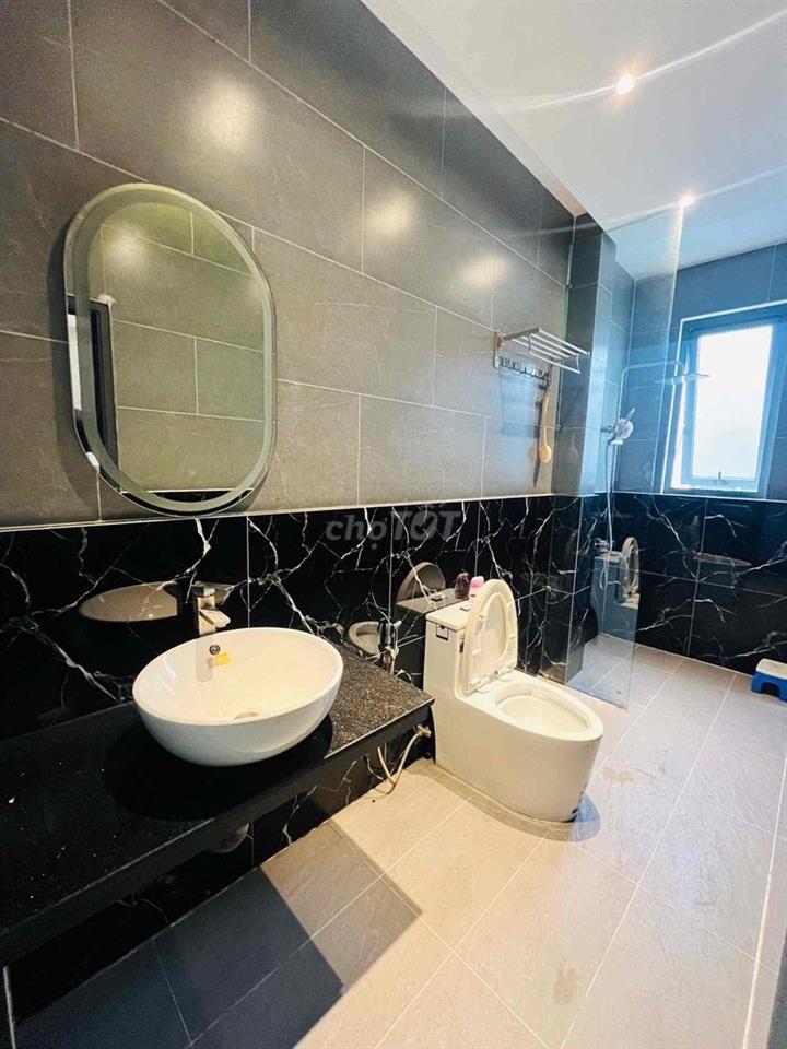 CHO THUÊ NHÀ: TRỆT 2 LẦU MỚI ĐẸP - FULL NỘI THẤT - KHU NAM LONG