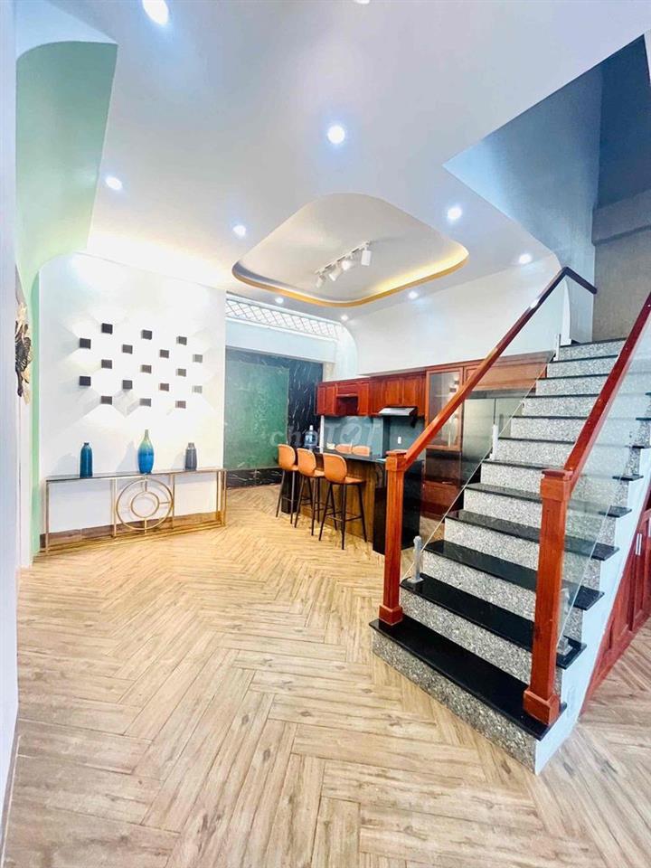 CHO THUÊ NHÀ: TRỆT 2 LẦU MỚI ĐẸP - FULL NỘI THẤT - KHU NAM LONG
