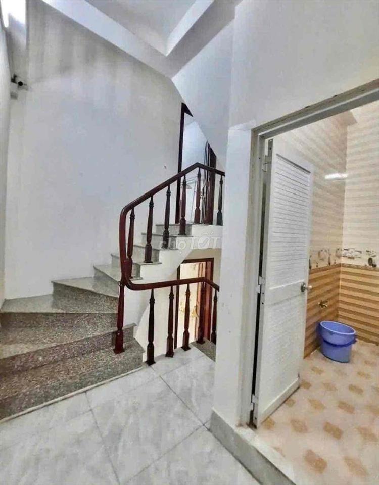NHÀ CHO THUÊ: TRỆT 2 LẦU - FULL NỘI THẤT - KDC CTY 8 - GIÁ: 10 TRIỆU