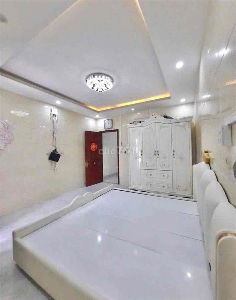 NHÀ CHO THUÊ: TRỆT 2 LẦU - FULL NỘI THẤT - KDC CTY 8 - GIÁ: 10 TRIỆU