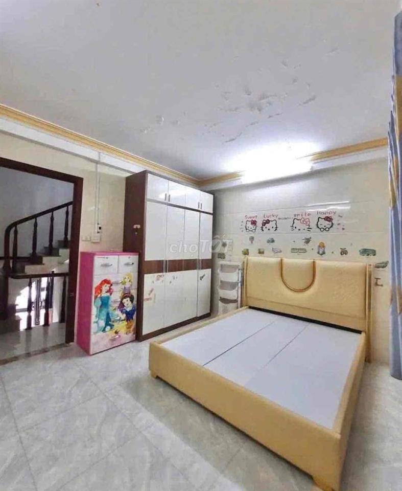NHÀ CHO THUÊ: TRỆT 2 LẦU - FULL NỘI THẤT - KDC CTY 8 - GIÁ: 10 TRIỆU