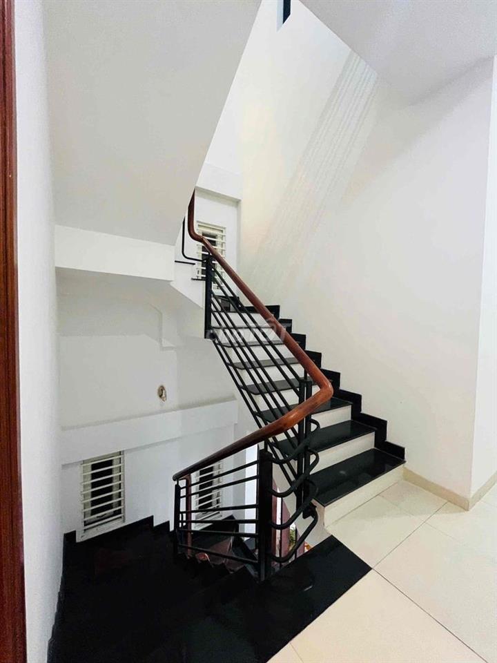 CHO THUÊ NHÀ TRỆT 2 LẦU - FULL NỘI THẤT - KDC HƯNG PHÚ