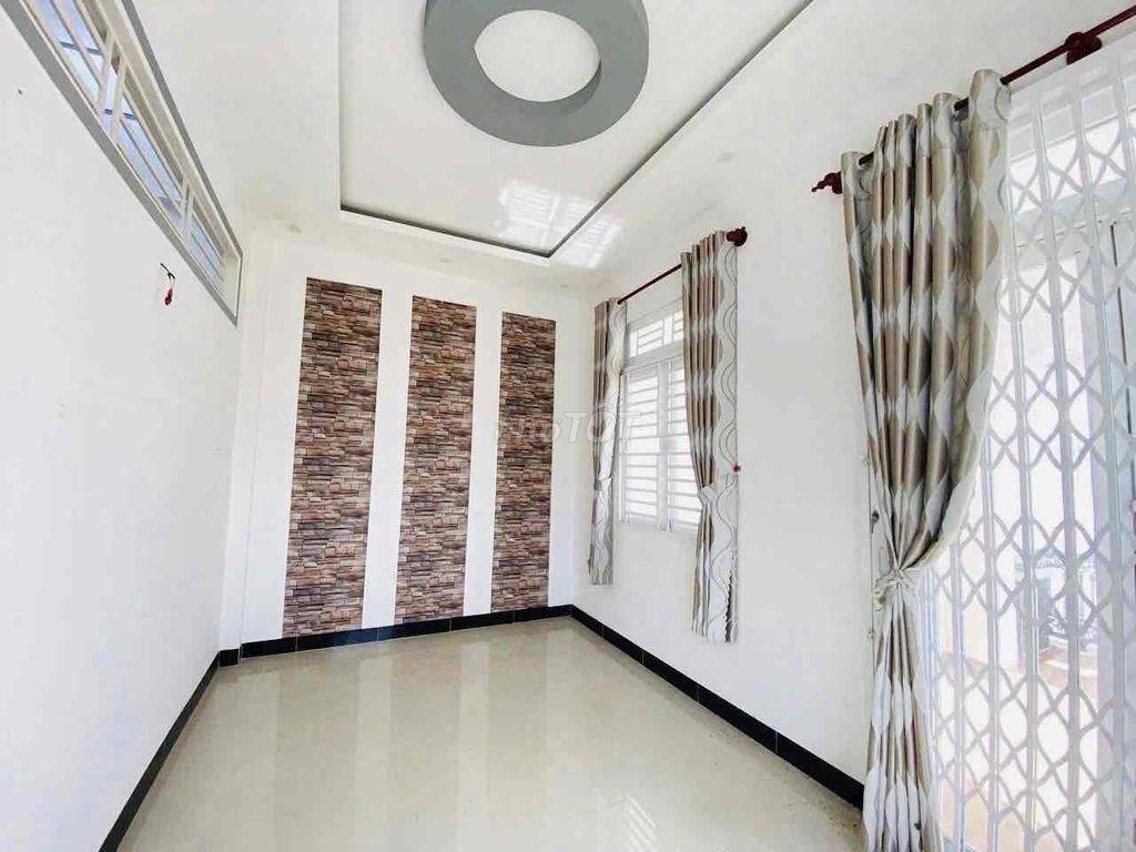 BÁN NHÀ 2 LẦU - CÓ HẺM HÔNG 2M - SỔ HỒNG HOÀN CÔNG - KDC HƯNG PHÚ