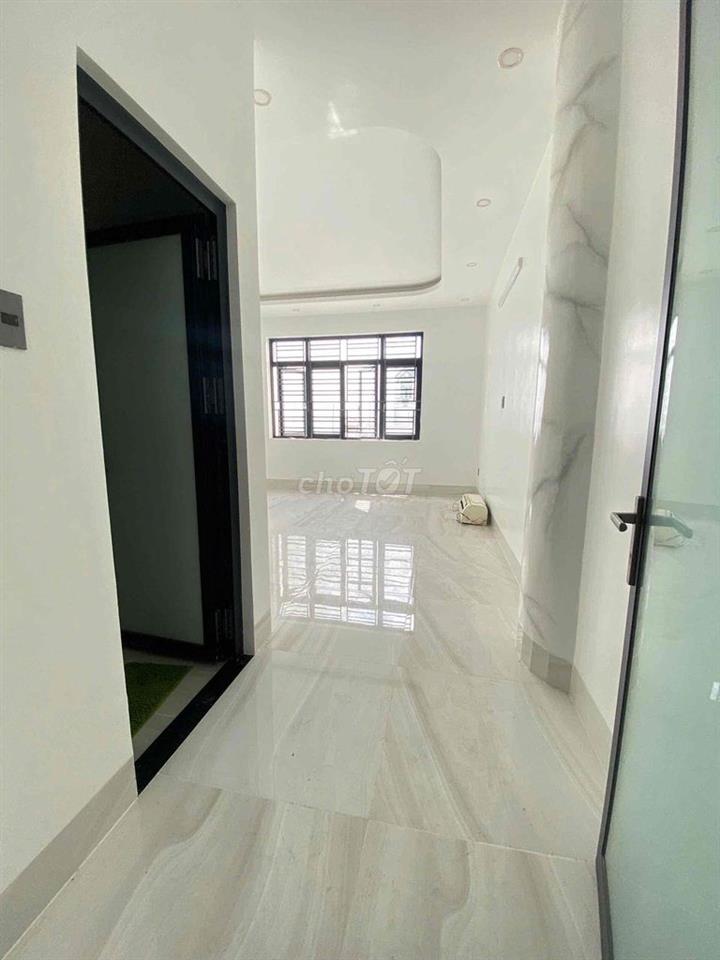 NHÀ TRỆT 3 LẦU - SẲN 4 MÁY LẠNH - TRỤC CHÍNH KDC HƯNG PHÚ 1