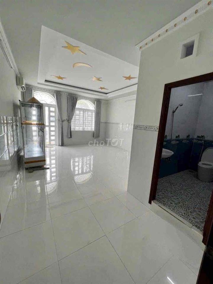 CHO THUÊ NHÀ 2 LẦU SÁT QUỐC LỘ - TRỤC CHÍNH ĐS6 - KDC VĂN HOÁ TÂY ĐÔ