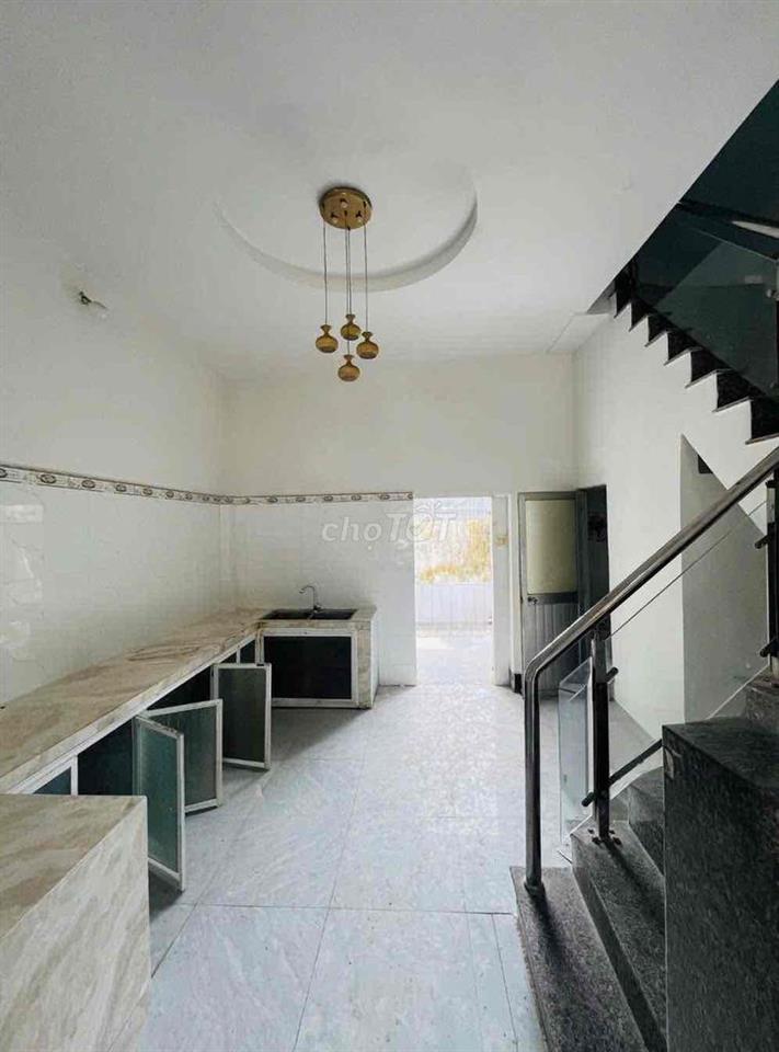 CHO THUÊ NHÀ: TRỆT 1 LẦU MỚI ĐẸP - KDC HỒNG LOAN - GIÁ CHỐT: 8 TRIỆU
