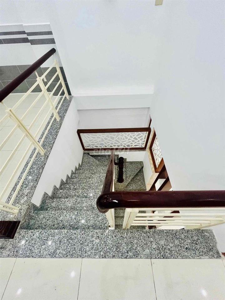 CHO THUÊ NHÀ TRỆT 1 LẦU MỚI ĐẸP - 3 MÁY LẠNH - KDC HƯNG PHÚ