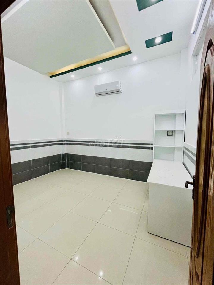 CHO THUÊ NHÀ TRỆT 1 LẦU MỚI ĐẸP - 3 MÁY LẠNH - KDC HƯNG PHÚ