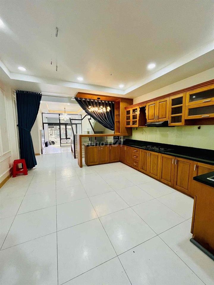 NHÀ CHO THUÊ TRỆT 3 LẦU - FULL MÁY LẠNH -  MẶT TIỀN Đ. TRẦN HOÀNG NA