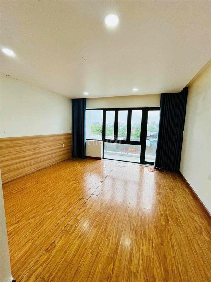 NHÀ CHO THUÊ TRỆT 3 LẦU - FULL MÁY LẠNH -  MẶT TIỀN Đ. TRẦN HOÀNG NA