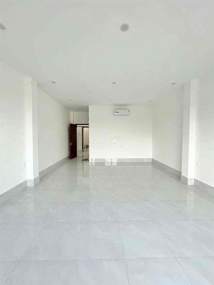 NHÀ CHO THUÊ: TRỆT 3 LẦU MỚI ĐẸP - SẴN NỘI THẤT - KDC HỒNG LOAN 5C