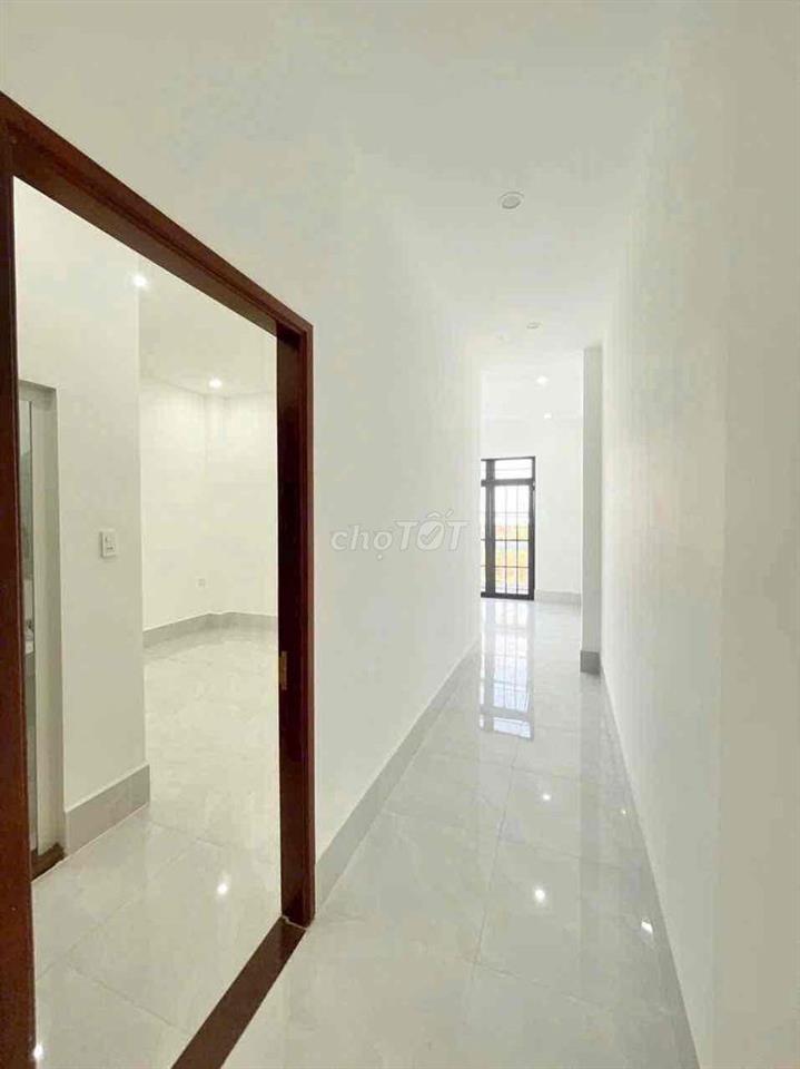 NHÀ CHO THUÊ: TRỆT 3 LẦU MỚI ĐẸP - SẴN NỘI THẤT - KDC HỒNG LOAN 5C