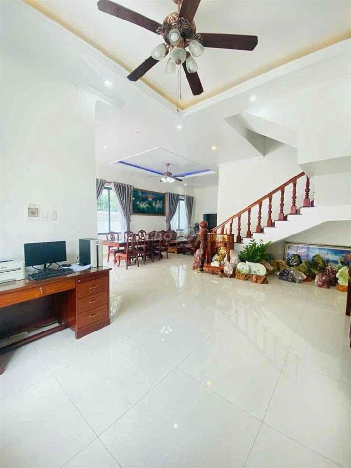 CHO THUÊ BIỆT THỰ GÓC 300m2 KHU NAM CẦN THƠ (CÓ NỘI THẤT)