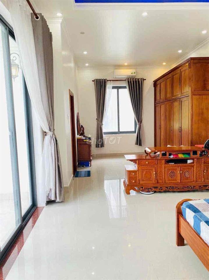 CHO THUÊ BIỆT THỰ GÓC 300m2 KHU NAM CẦN THƠ (CÓ NỘI THẤT)