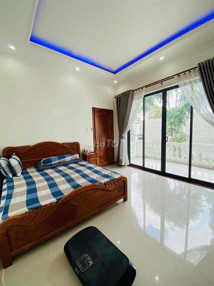 CHO THUÊ BIỆT THỰ GÓC 300m2 KHU NAM CẦN THƠ (CÓ NỘI THẤT)