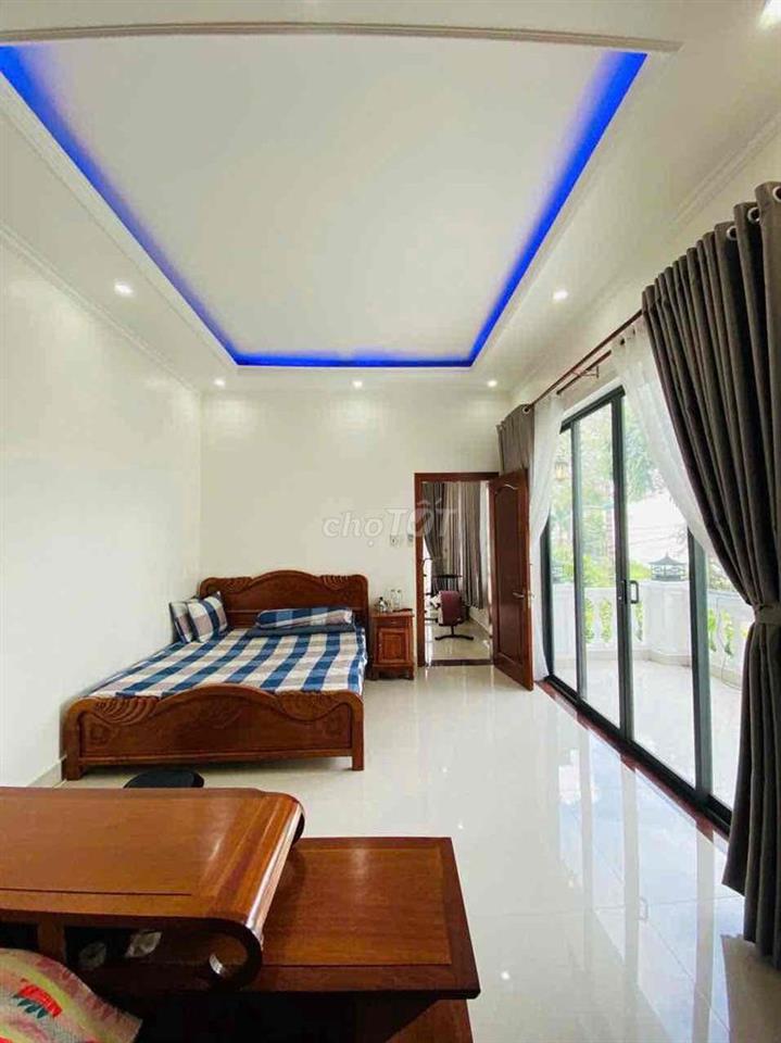 CHO THUÊ BIỆT THỰ GÓC 300m2 KHU NAM CẦN THƠ (CÓ NỘI THẤT)