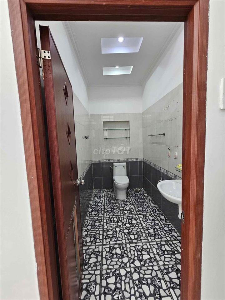 BÁN NHÀ 4 LẦU - TRỤC CHÍNH BÙI QUANG TRINH KDC PHÚ AN - GIÁ BÁN: 5,5 T