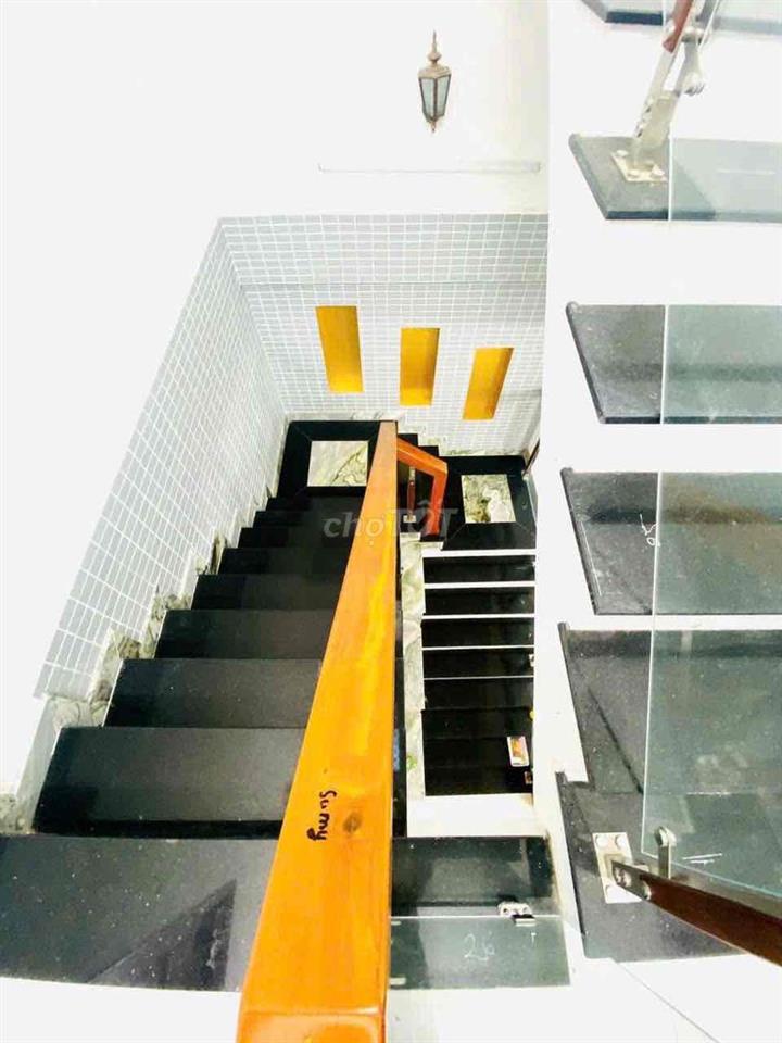 BÁN NHÀ 4 LẦU - TRỤC CHÍNH BÙI QUANG TRINH KDC PHÚ AN - GIÁ BÁN: 5,5 T