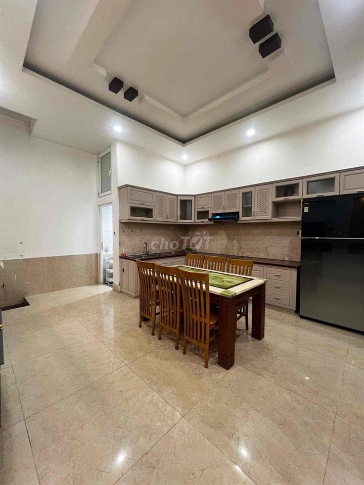 CHO THUÊ NHÀ TRỆT 3 LẦU MỚI ĐẸP 4PN FULL NỘI THẤT – TRỤC CHÍNH KDC 586