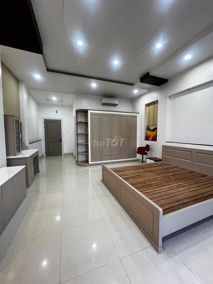 CHO THUÊ NHÀ TRỆT 3 LẦU MỚI ĐẸP 4PN FULL NỘI THẤT – TRỤC CHÍNH KDC 586