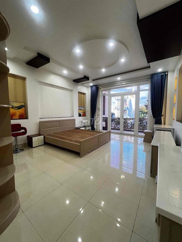 CHO THUÊ NHÀ TRỆT 3 LẦU MỚI ĐẸP 4PN FULL NỘI THẤT – TRỤC CHÍNH KDC 586