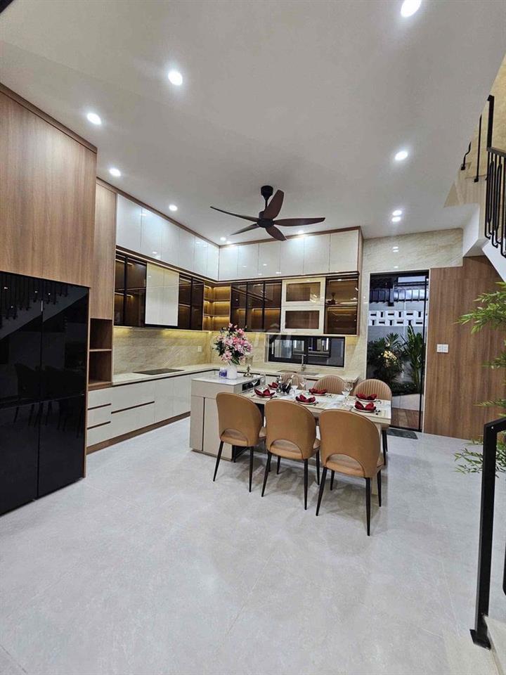 NHÀ 4 TẦNG MỚI XÂY - CÓ THANG MÁY CAO CẤP KDC NAM LONG 2 CENTRAL LAKE