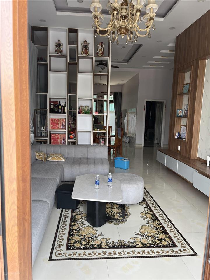 Bán biệt thự 3 tầng tại thị trấn củ chi, giáp vinhomes hoc môn, vinhomes củ chi