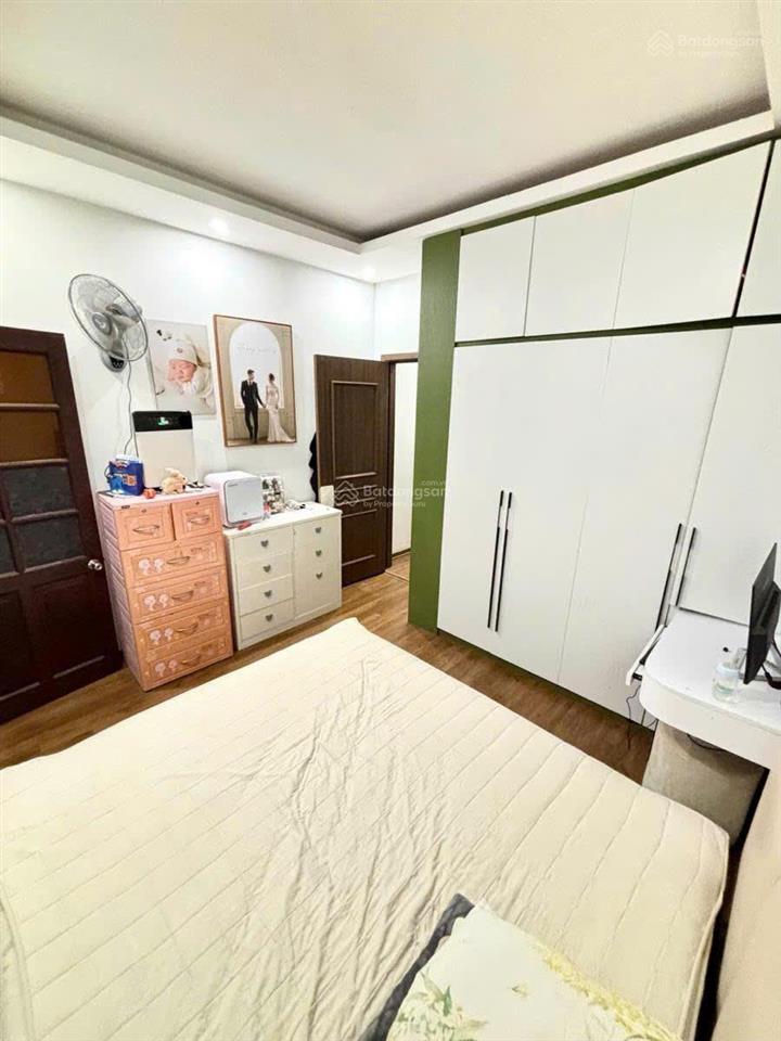 Tập thể đặng tiến đông, đống đa, tầng 3, sổ to, 60m2 2pn ở luôn giá 3,75 tỷ
