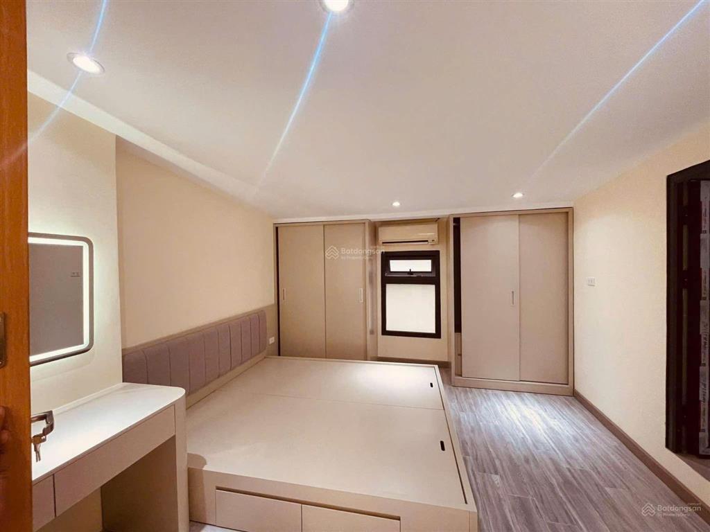 Chính chủ bán tập thể giảng võ, ba đình, tầng 2, gần hồ, 100m2 3pn 2wc giá 5,98 tỷ