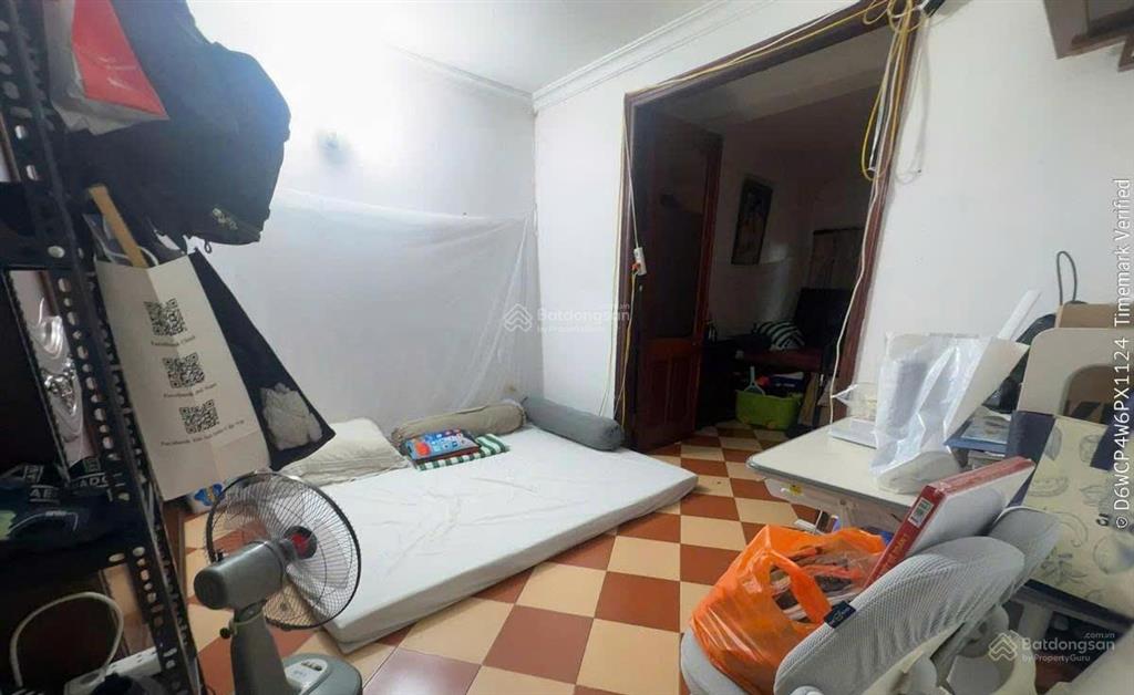 Hiếm nhà bán  tập thể b1 giảng võ, ba đình, view hồ, sổ to 65m2 2pn giá chỉ 5,95 tỷ