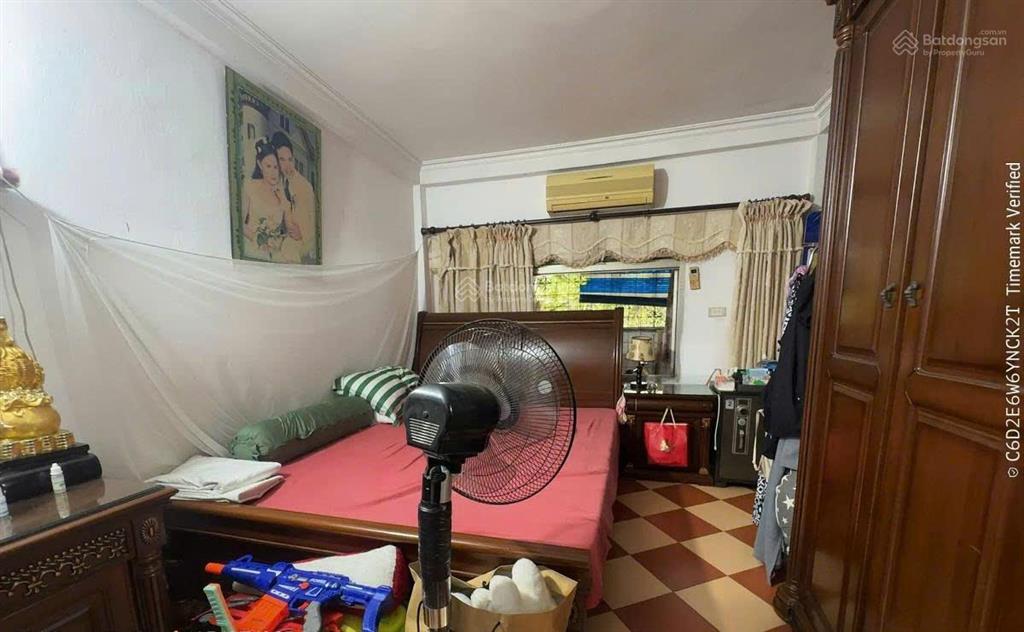 Hiếm nhà bán  tập thể b1 giảng võ, ba đình, view hồ, sổ to 65m2 2pn giá chỉ 5,95 tỷ