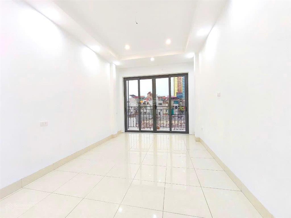 Hiếm! chỉ 8,5 tỷ phố cảm hội, hai bà trưng, 2 thoáng, gần phố, 30m2 5 tầng full nội thất