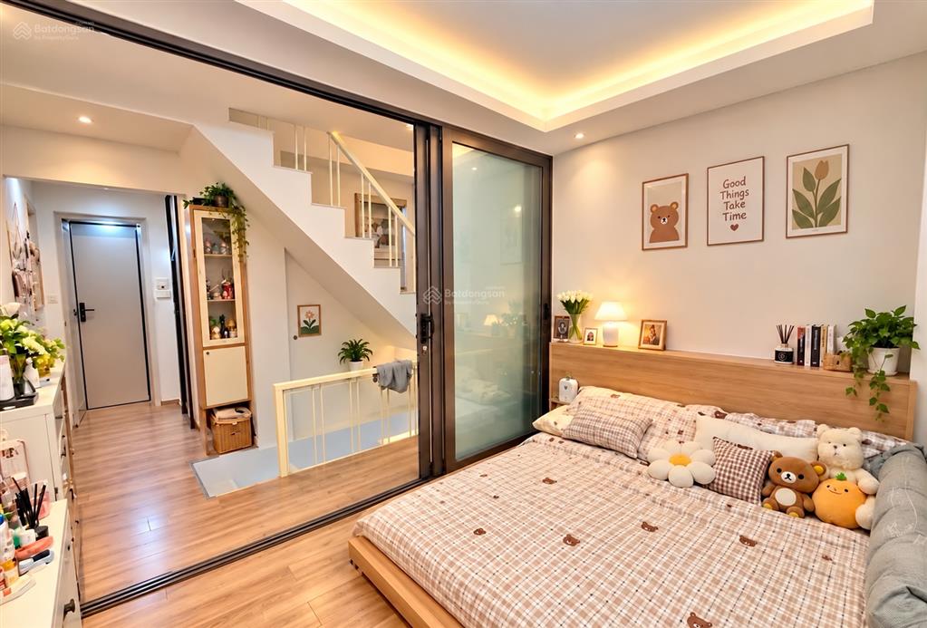 Giá hời 5,75 tỷ  nhà phạm đình hổ, hai bà trưng, gần phố, 25m2 4 tầng full nội thất