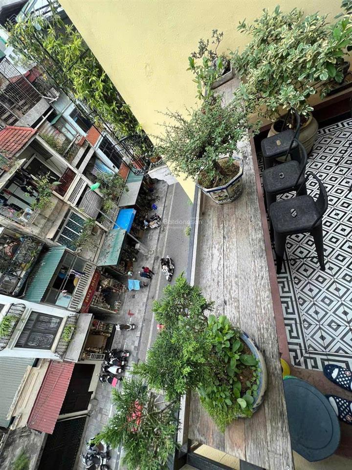 Hiếm! tập thể mặt phố thuốc bắc, hoàn kiếm, view phố, sân tiểu cảnh, 70m2 2pn giá 5,45 tỷ