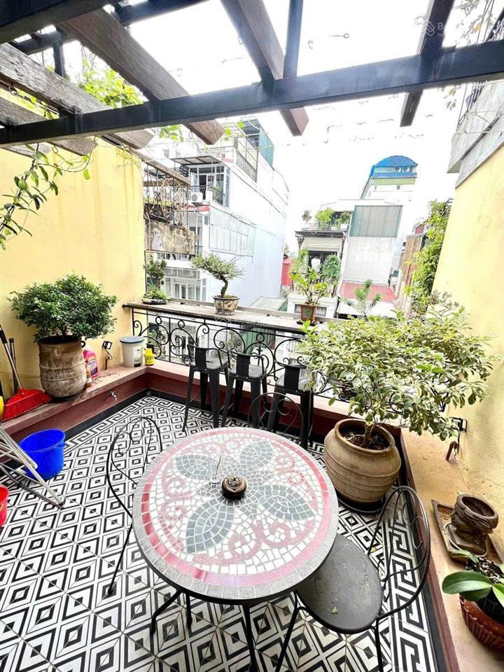 Hiếm! tập thể mặt phố thuốc bắc, hoàn kiếm, view phố, sân tiểu cảnh, 70m2 2pn giá 5,45 tỷ