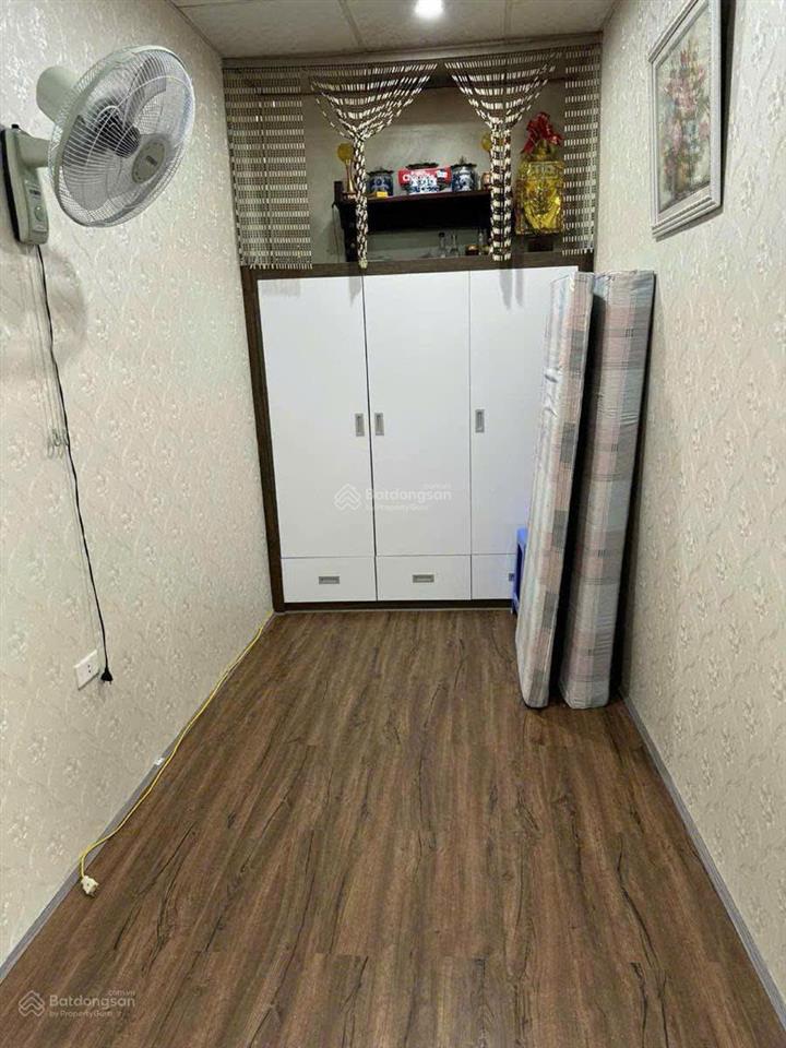 Hiếm nhà bán! chỉ 7,9 tỷ nhà hàng thùng, hoàn kiếm 25m2 2 tầng ở ngay