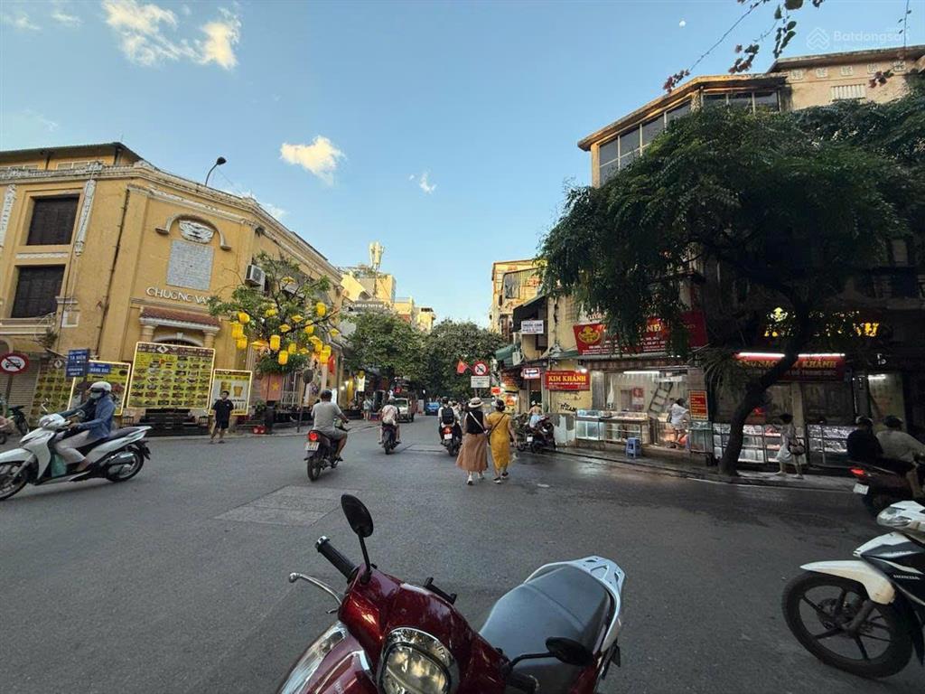 Mặt phố hàng buồm, hàng bạc, hoàn kiếm, view hồ gươm 90m2 giá 55 tỷ