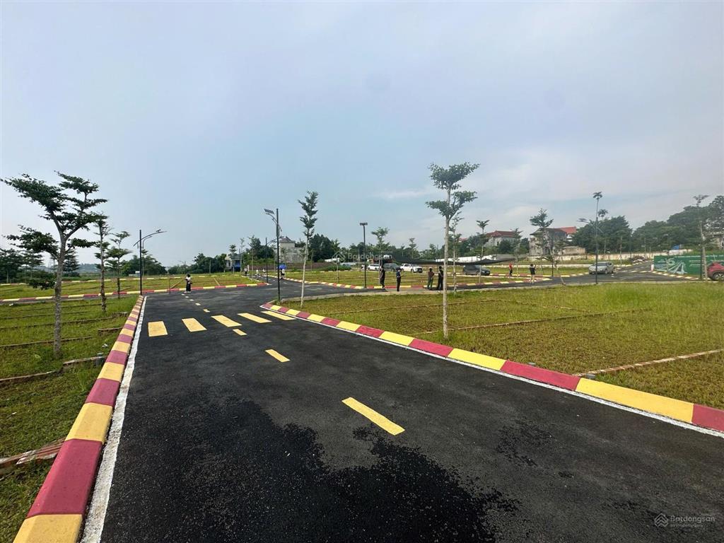 Chỉ nhỉnh một tỷ có ngay đất hà nội  cạnh trường đại học công nghiệp việt hùng và lao động xã hội