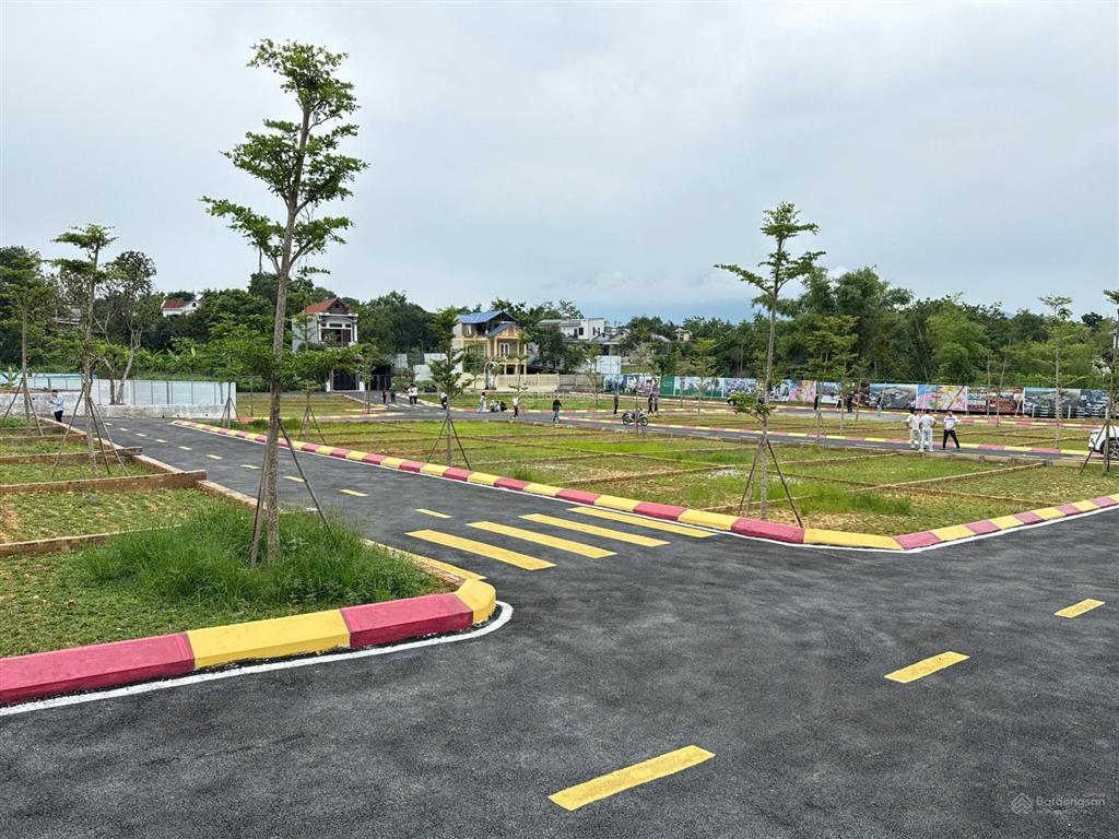 Chỉ nhỉnh một tỷ có ngay đất hà nội  cạnh trường đại học công nghiệp việt hùng và lao động xã hội