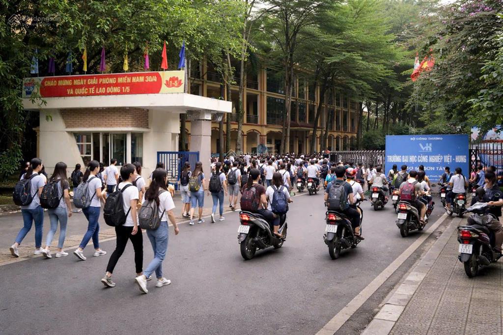 Chỉ nhỉnh một tỷ có ngay đất hà nội  cạnh trường đại học công nghiệp việt hùng và lao động xã hội