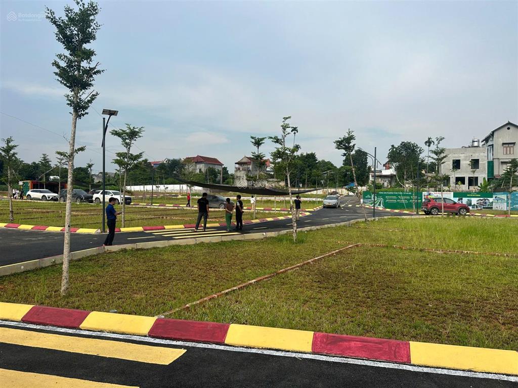 Chỉ nhỉnh một tỷ có ngay đất hà nội  cạnh trường đại học công nghiệp việt hùng và lao động xã hội