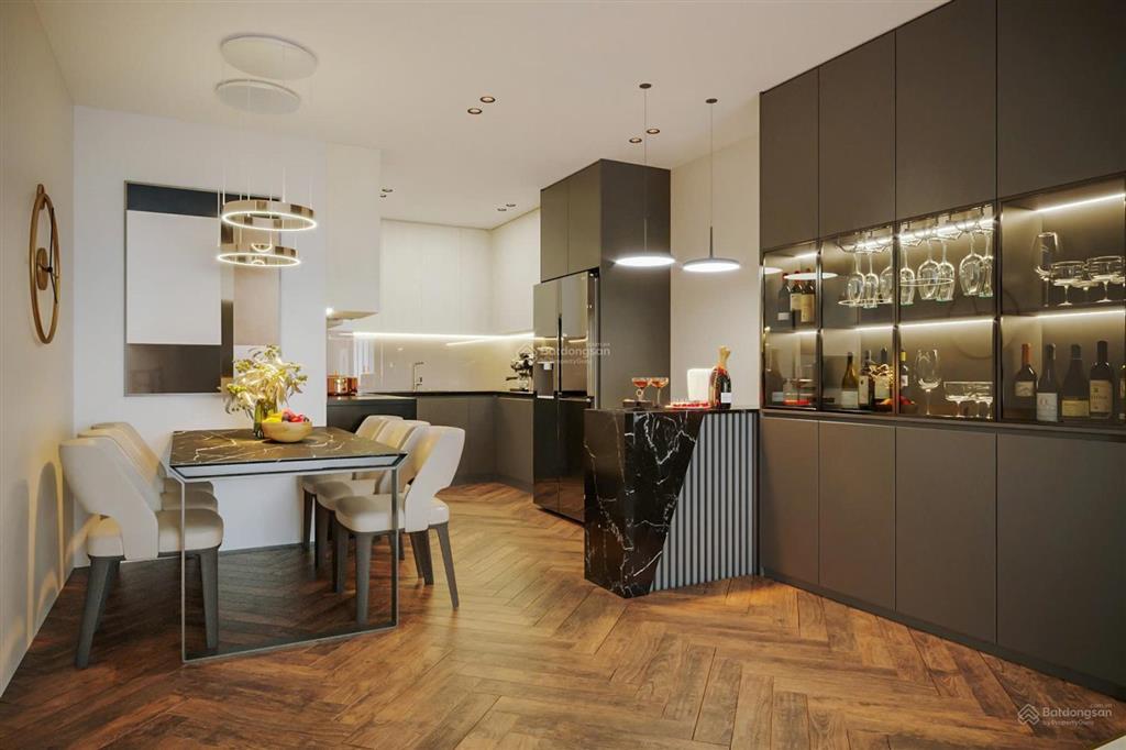 Gia đình bán ch 3pn  2wc, dt 106m2, ban công đn, tòa mhd trung văn, giá 9 tỷ,  0523 681 ***