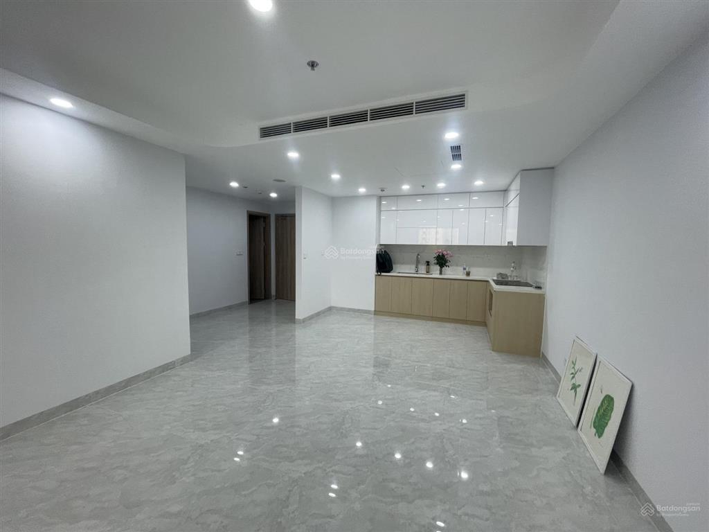 Bán căn hộ skyline westlake tây hồ, 3pn giá 125tr/m2. căn góc có 2 mặt thoáng,  0915 689 ***