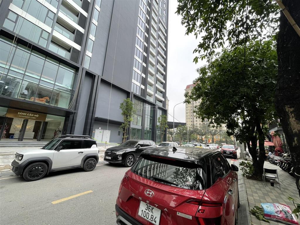 Bán căn hộ skyline westlake tây hồ, 3pn giá 125tr/m2. căn góc có 2 mặt thoáng,  0915 689 ***