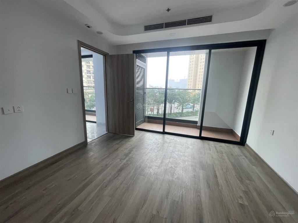 Bán căn hộ skyline westlake tây hồ, 3pn giá 125tr/m2. căn góc có 2 mặt thoáng,  0915 689 ***