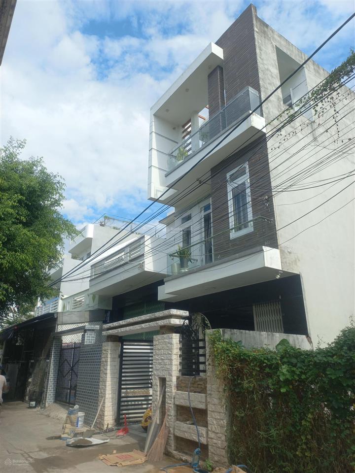 Bán nhà 3 tầng nguyễn thái học,phường tuy hòa đắk lắk(tptuy hòa cũ)5m x 20m,đường thông 2 hơi tránh