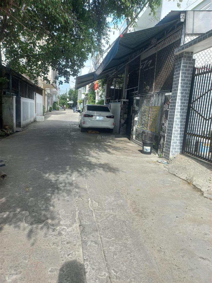 Bán nhà 3 tầng nguyễn thái học,phường tuy hòa đắk lắk(tptuy hòa cũ)5m x 20m,đường thông 2 hơi tránh