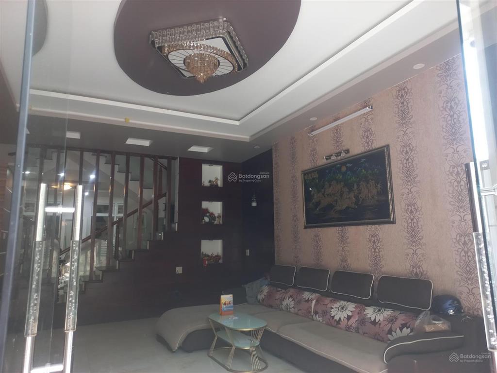 Bán nhà 3 tầng nguyễn thái học,phường tuy hòa đắk lắk(tptuy hòa cũ)5m x 20m,đường thông 2 hơi tránh