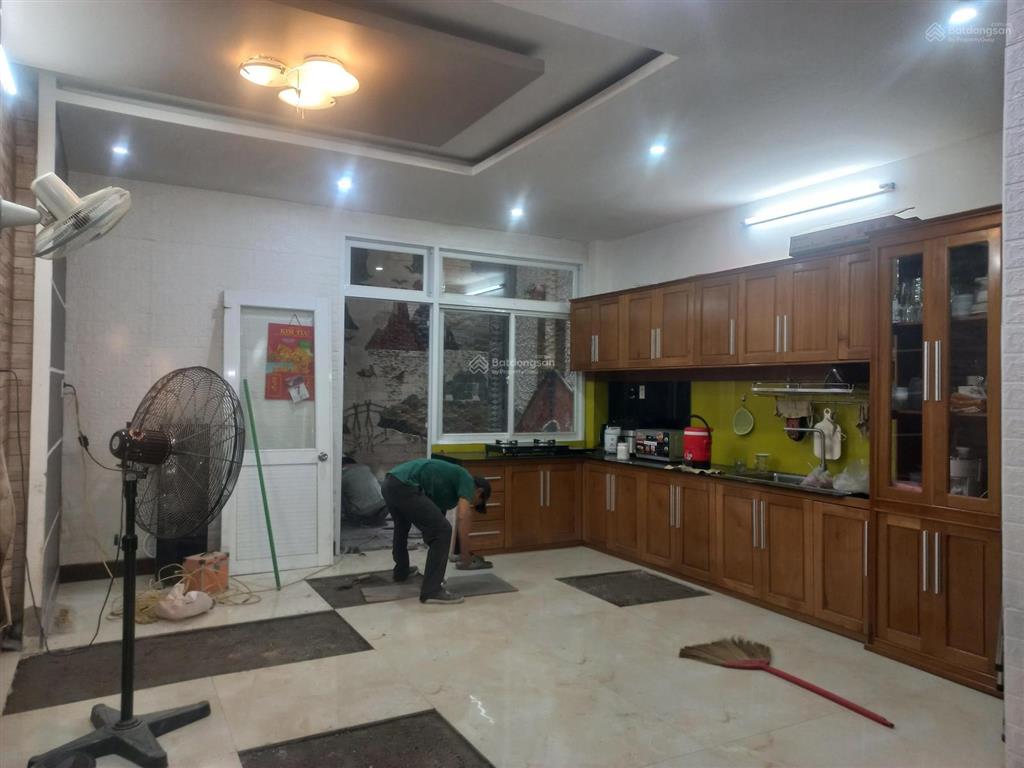 Bán nhà 3 tầng nguyễn thái học,phường tuy hòa đắk lắk(tptuy hòa cũ)5m x 20m,đường thông 2 hơi tránh
