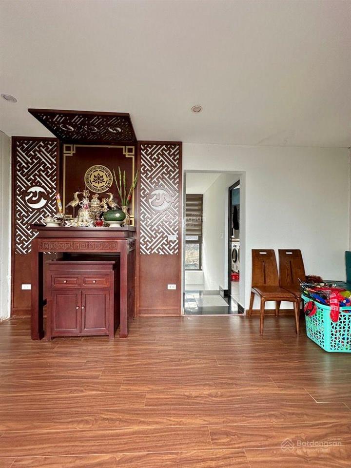 Phố vọng  ô tô vào nhà  mặt tiền 5m  6 tầng thang máy xịn  hiện đang làm văn phòng cho thuê!